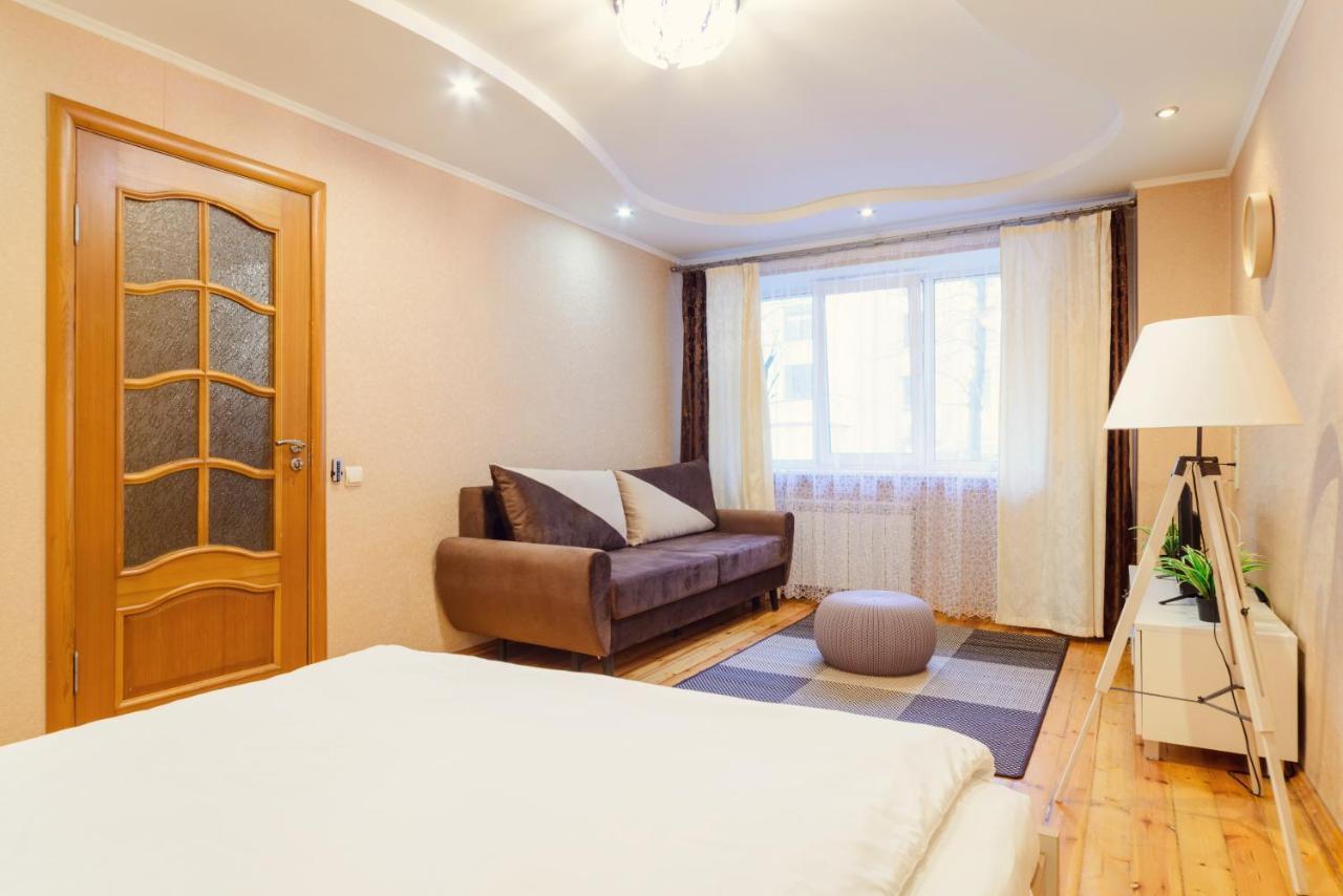 Bright Apartments On Internatsionalnaya Minsk Esterno foto